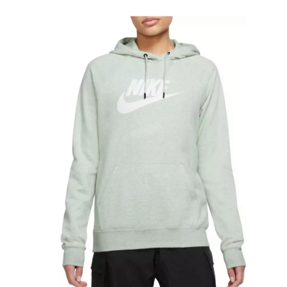 Women’s Nike essential hoodie